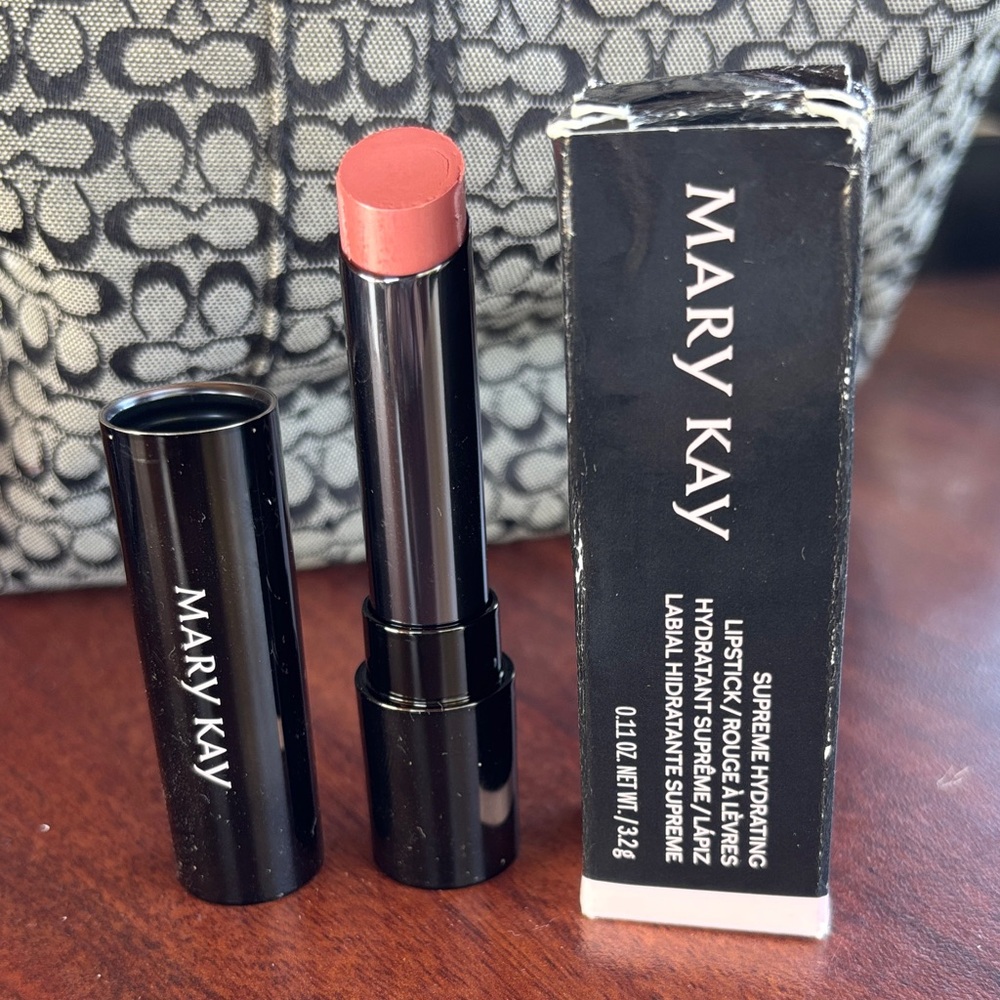 Mary Kay Supreme Hydrating Lipstick - Hushed Blush. 0.11oz